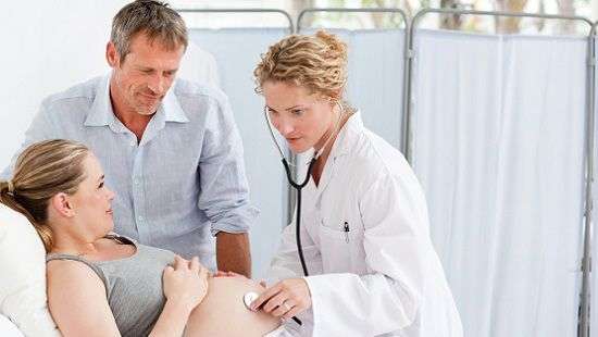 Чем опасны роды после 30, рассказали врачи