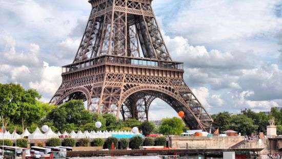 На Эйфелеву башню не пустили вооруженного мужчину