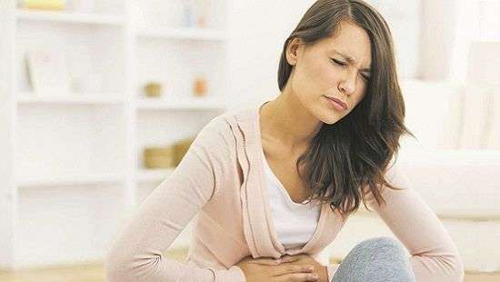 Как избавиться от болей в желудке, рассказали врачи