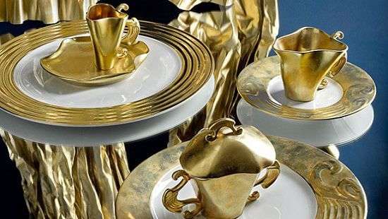 В честь художника-сюрреалиста Сальвадора Дали создали коллекцию посуды (ФОТО)