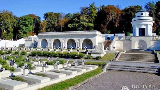 Украина возмутилась планами Польши по оформлению новых паспортов