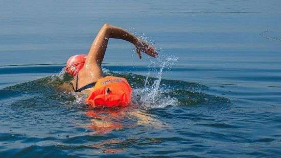 Украинке не удалось переплыть Ла-Манш, заплыв прервали в 8 км от цели