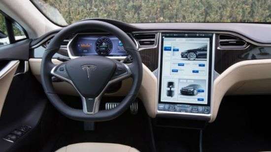 Великобритания ужесточила киберзащиту смарт-автомобилей