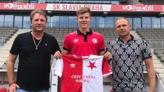 Защитник сборной Украины стал одноклубником Ротаня