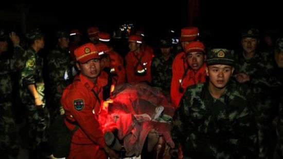 Появилось видео мощного землетрясения в Китае (видео)