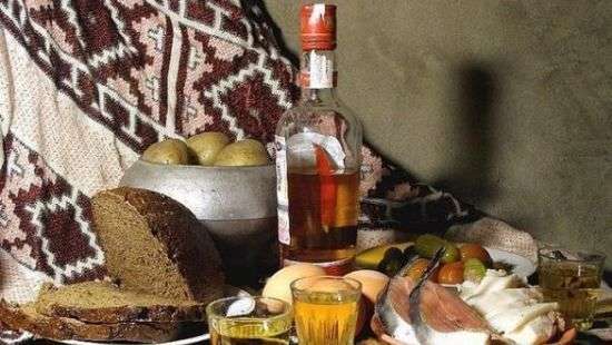 Кабмин повысил минимальные цены на алкоголь