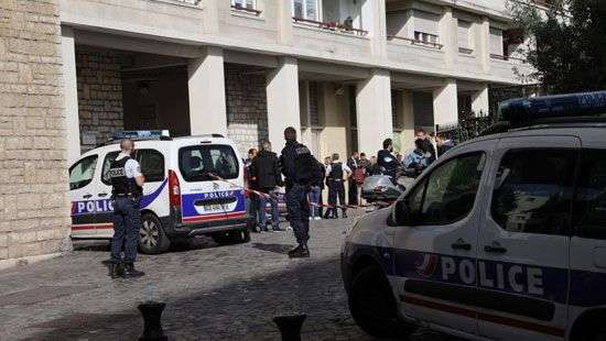 В Париже со стрельбой задержали водителя, сбившего группу военных