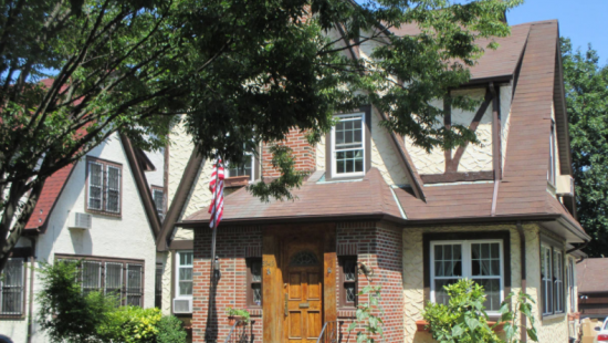 В США можно погостить в доме, где прошло детство Трампа