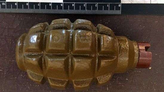 На Донбассе полиция задержала машину с крупным арсеналом (ФОТО)