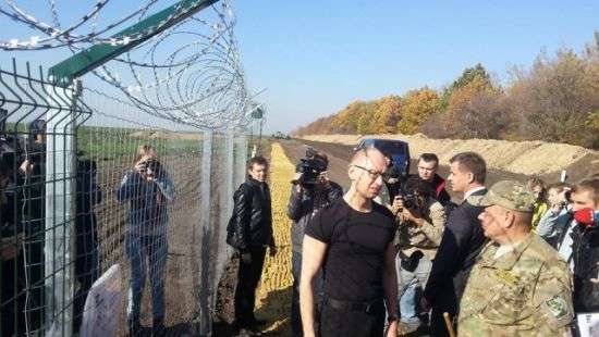 По делу о хищении средств на «стену Яценюка» арестованы еще два фигуранта
