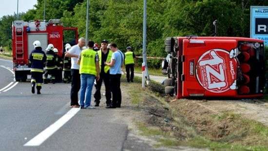 В Польше перевернулся междугородный автобус