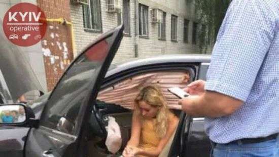 В Киеве блондинка устроила курьезное ДТП