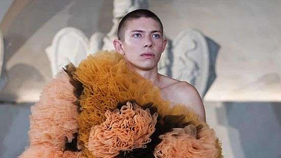 Неделя моды в Стокгольме: модели вышли на подиум полностью обнаженными (ФОТО)