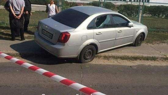 В Киеве у машины с нардепом произошла стрельба (ФОТО)
