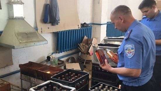 В 15 областях Украины проходят обыски на спиртзаводах