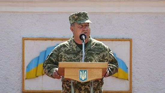 Министр обороны спустился в метро, чтобы добраться на репетицию (ФОТО)