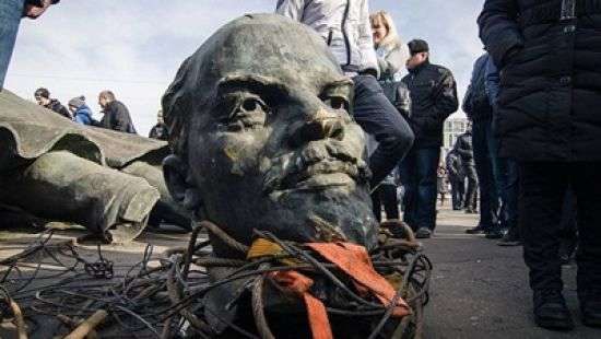 В Украине демонтировали все памятники Ленину