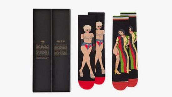 Американская певица увековечила свой образ в носках