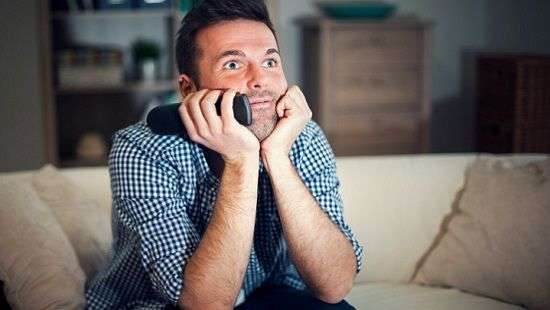 Врачи рассказали чем опасен непрерывный просмотр сериалов