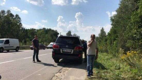 «Мерседес» с олигархом Дыминским попал в ДТП (фото)