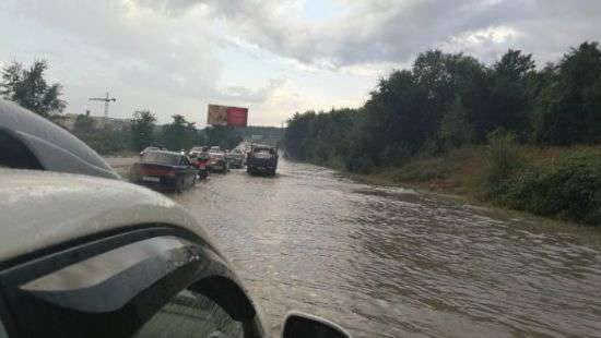 В аннексированном Крыму сошел сель, из зоны бедствия идет эвакуация (видео)