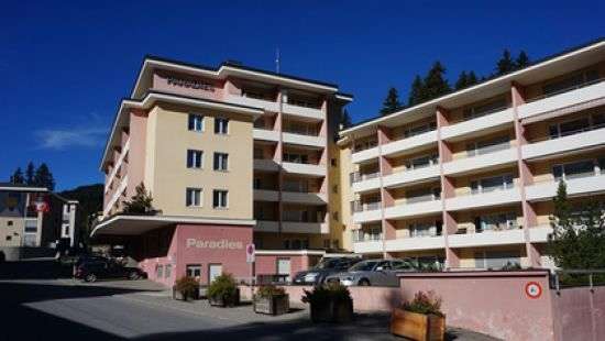 Швейцарский отель попросил евреев мыться перед бассейном (фото)