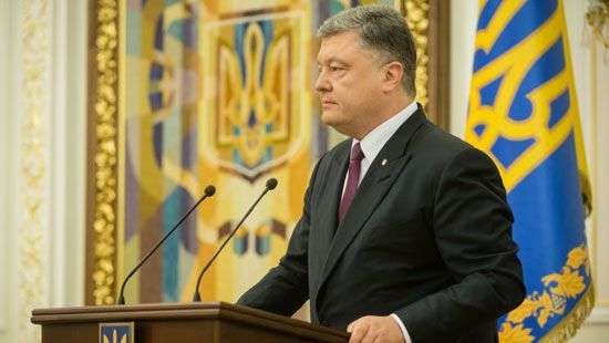 Порошенко намерен продвигать идею с миротворцами на Донбассе