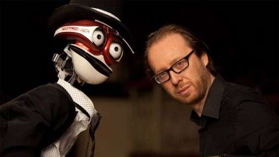 В Пекине выступил робот-пианист с 53 пальцами