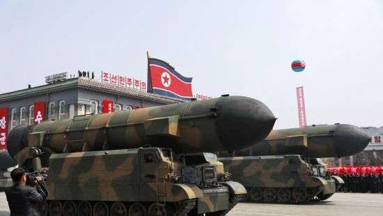 В КНДР намерены увеличить выпуск ракетных двигателей и боеголовок