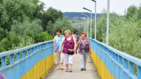 В Ивано-Франковске едва не взорвали пешеходный мост