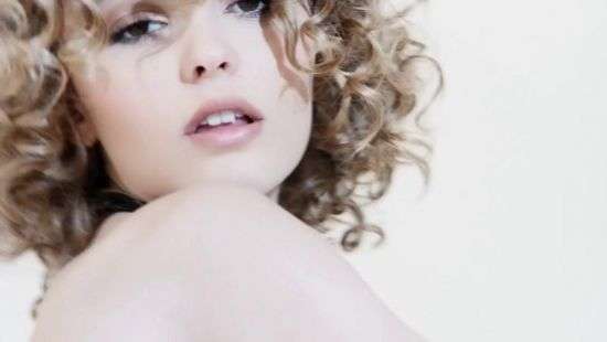 Дочка Джонни Деппа уже снимается обнаженной для глянца (ФОТО)