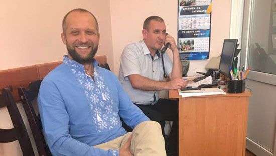 Не прошло и полгода: на «янтарного депутата» надели электронный браслет (ФОТО)