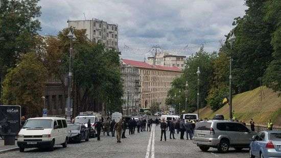 В центре Киева произошел взрыв, есть раненые (ФОТО и ВИДЕО)