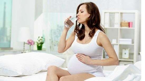 Эксперты назвали 7 причин головных болей во время беременности