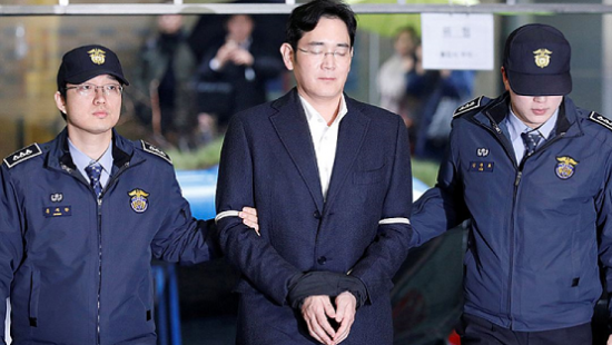 Главу Samsung приговорили к пяти годам тюрьмы