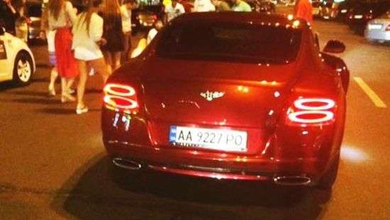 В Киеве сын нардепа на Bentley наехал на пешехода