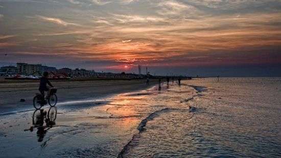 В Римини на пляже жестоко изнасиловали туристку из Польши