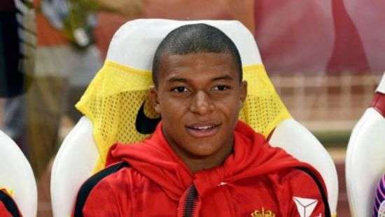 УЕФА блокирует трансфер Мбаппе в ПСЖ