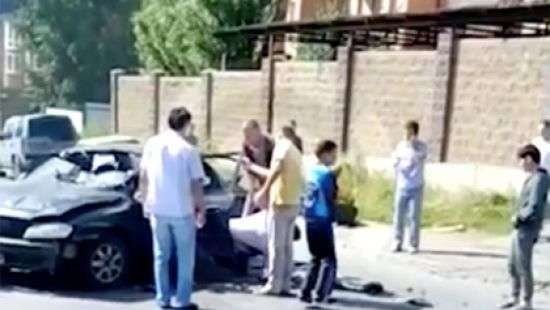 В России взорвали припаркованный автомобиль, есть пострадавшие