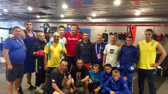 Два украинских боксера пробились в четвертьфинал ЧМ