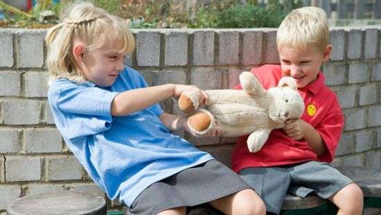 Как научить своего маленького школьника делиться