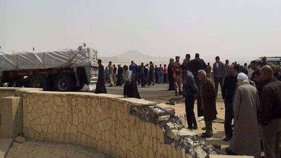 В Египте разбился автобус с туристами: 14 погибших, десятки раненых (ФОТО)