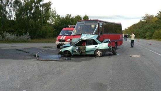 Под Винницей произошло смертельное ДТП с автобусом (ФОТО и ВИДЕО)