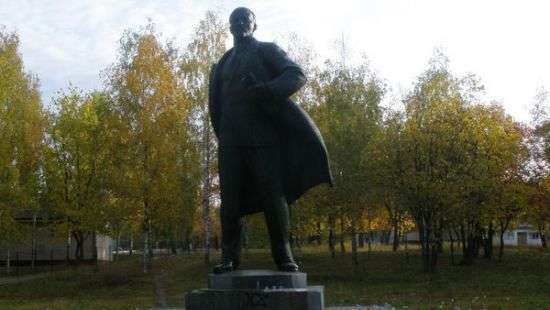 В Сумах памятник Ленину переделают в «олимпийца-ходока»