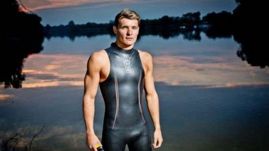 Польский пловец первым в мире переплыл Балтийское море (видео)