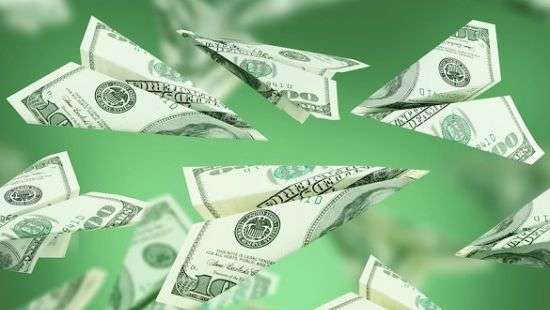 Стало известно, откуда украинцы высылают больше всего денег на родину