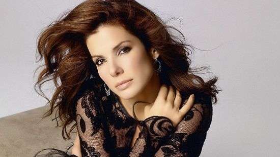 Актриса Сандра Баллок перечислила 1 миллион долларов пострадавшим от урагана «Харви»