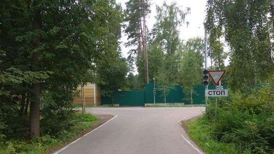 В России отрицают, что Янукович живет в подмосковной Баковке