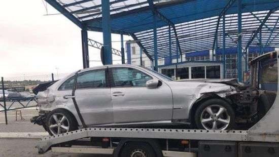 В Украину пытались ввезти 60 кг гашиша в разбитом «Мерсе» (видео)