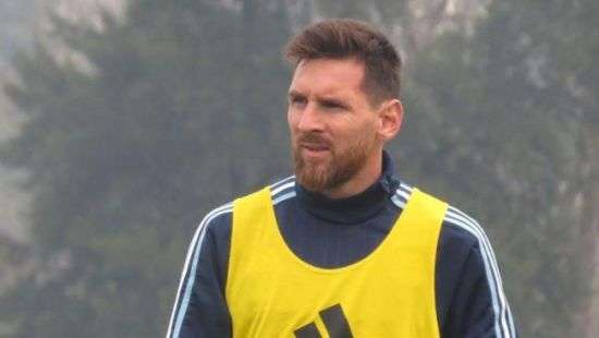 Месси не спешит продлевать контракт с «Барселоной»